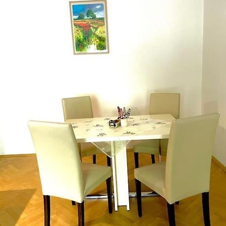 2,5 Izbovy Apartman V Ruzinove S Parkovanim Zdarma Bratislava Exteriér fotografie